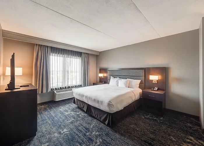 Doubletree By Hilton Bloomington