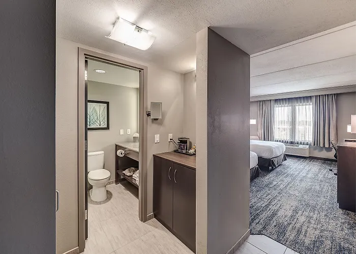 Doubletree By Hilton Bloomington