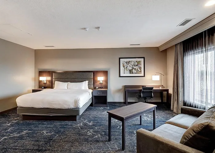 Doubletree By Hilton Bloomington