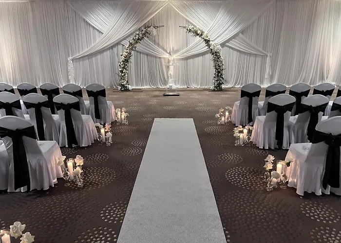 Doubletree By Hilton Bloomington
