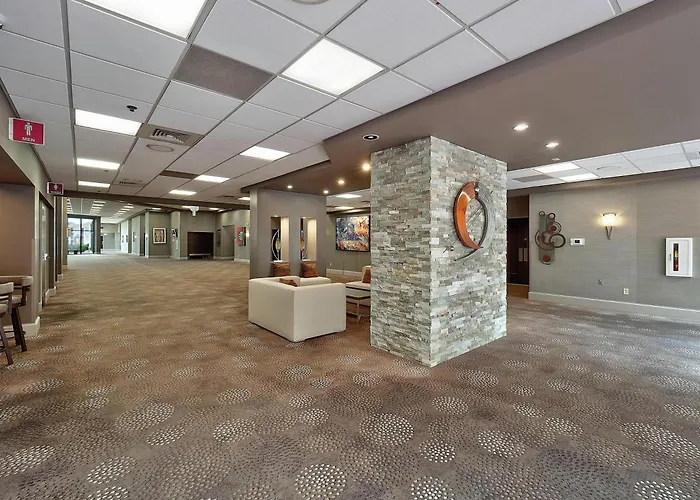Doubletree By Hilton Hotel Bloomington